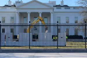 CONCRETE WALL GOING UP AROUND WHITE HOUSE!!!  (Video)